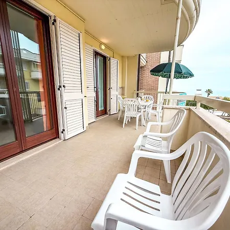 A 40 Mt Dal Mare Fronte Mare Rifa790 Apartment *