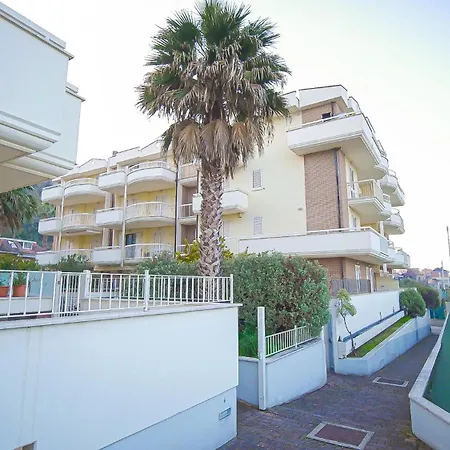 Appartamento A 40 Mt Dal Mare Fronte Mare Rifa790 Cupra Marittima