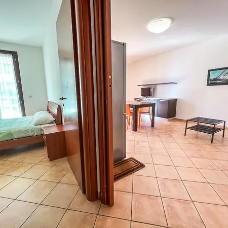 A 40 Mt Dal Mare Fronte Mare Rifa790 *